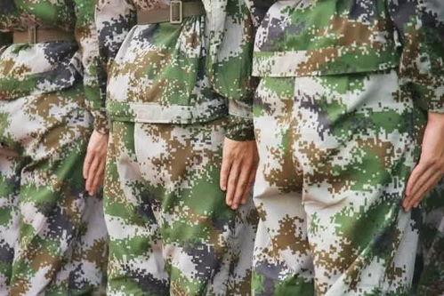 军训搞笑吃瓜视频下载