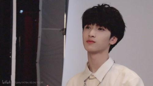 贺峻霖吃瓜现场,揭秘娱乐圈幕后真相