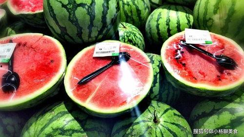 夏吃瓜指的是吃西瓜吗,揭秘“夏吃瓜”的真正含义