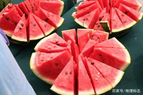 夏吃瓜指的是吃西瓜吗,揭秘“夏吃瓜”的真正含义