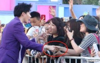 摩登兄弟吃瓜群众,揭秘网络红人的幕后故事