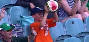 国外男人吃瓜视频