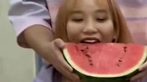 情侣得吃瓜,揭秘情侣们的甜蜜吃瓜日常