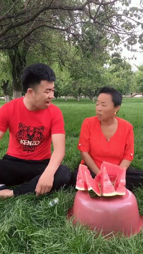 吃瓜娘俩,揭秘娱乐圈背后的温馨故事