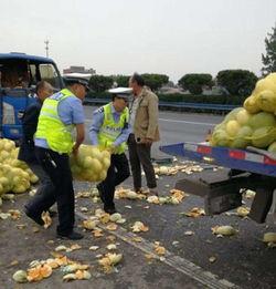 警员被杀吃瓜,正义不容侵犯