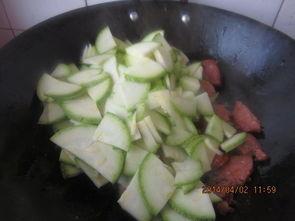 减肥可以吃小白瓜,减肥路上的绿色小助手